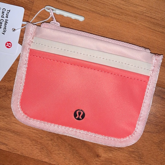 NWT Lululemon Athletica True Identity Card Case Pink Mist/White Opal/Rspbry Crm - Picture 3 of 4